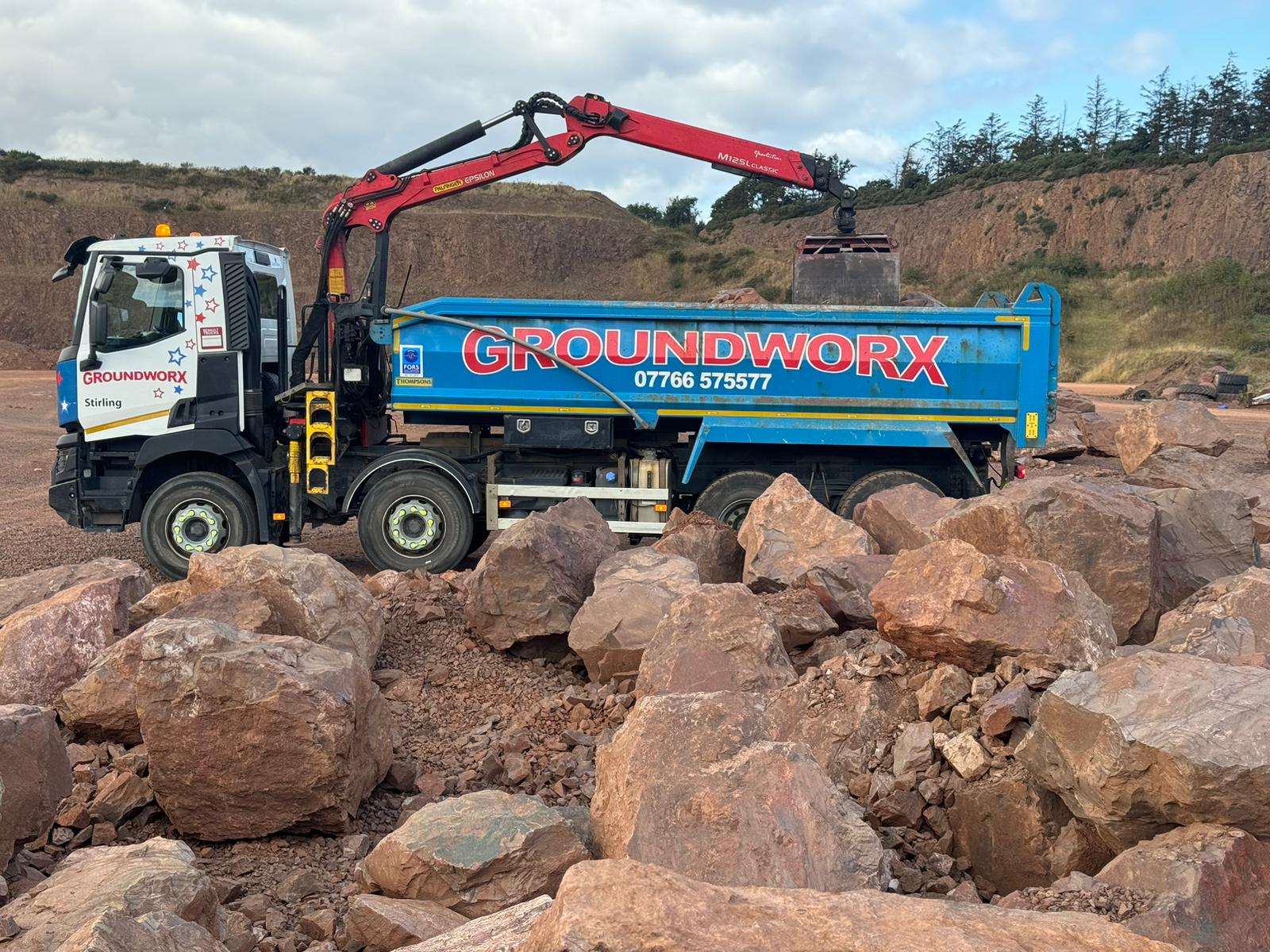 Read more about the article Grab Hire vs Skip Hire: Which Waste Removal Option Is Right for You?